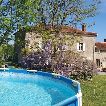 Wisteria House Couette-café