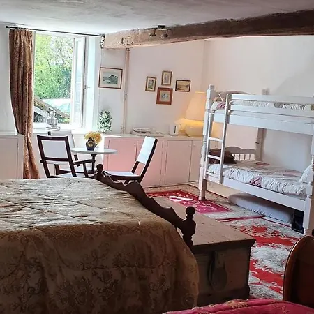 Bed & Breakfast Wisteria House