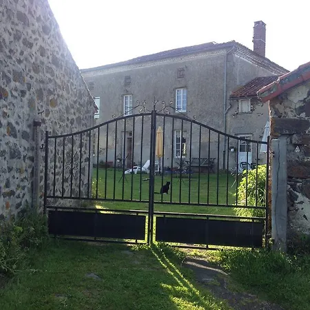 Wisteria House Chanteloup (Deux-Sevres)