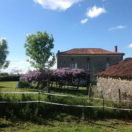 Wisteria House Bed & Breakfast Chanteloup (Deux-Sevres)