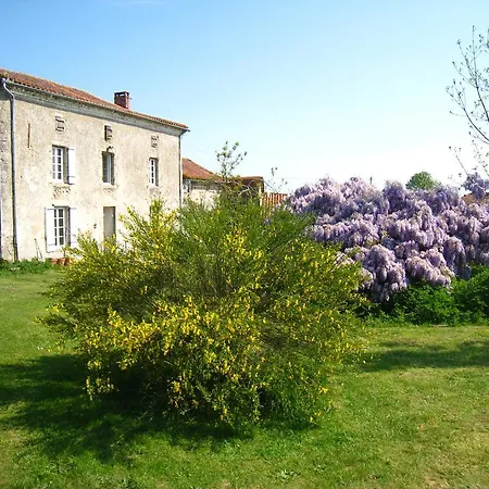 Wisteria House 3* Chanteloup (Deux-Sevres)