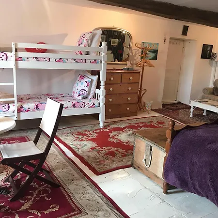 Wisteria House Frühstückspension