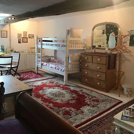 Wisteria House Отель типа 